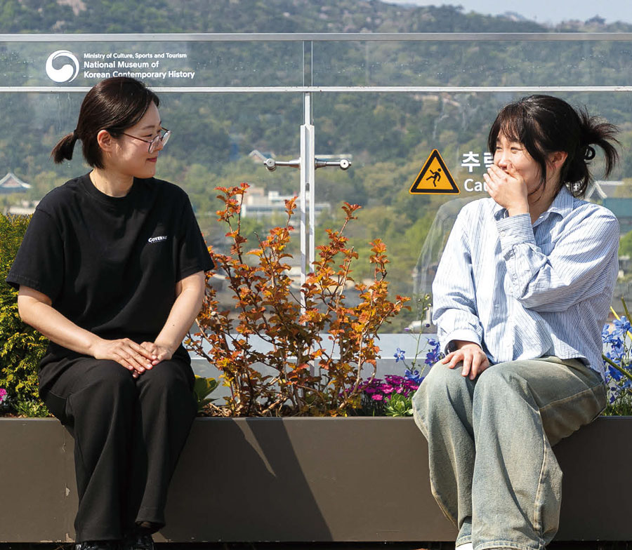 (왼쪽부터) 이수재·박지은 학예연구원 (왼쪽부터) 이수재·박지은 학예연구원